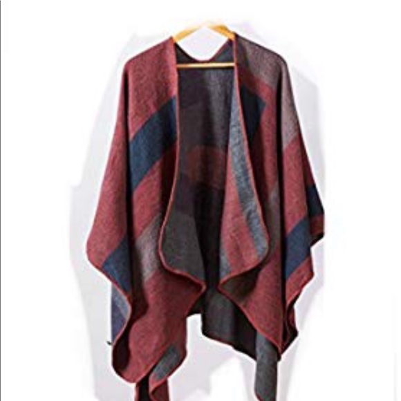 BB Dakota Sweaters - Bb Dakota x Fab Fit Fun Poncho